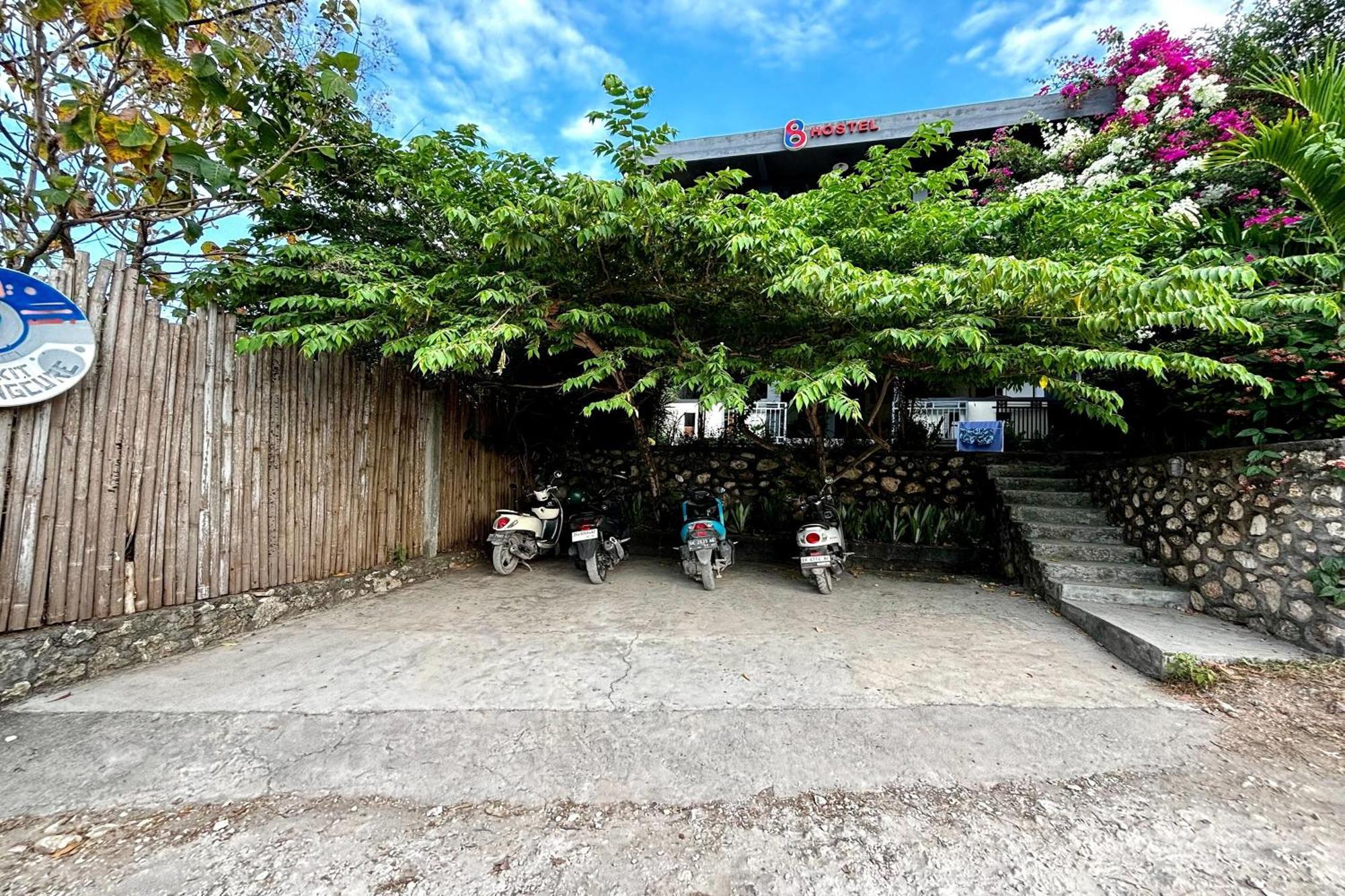Hostel Bukit Sangcure Toyapakeh Ngoại thất bức ảnh
